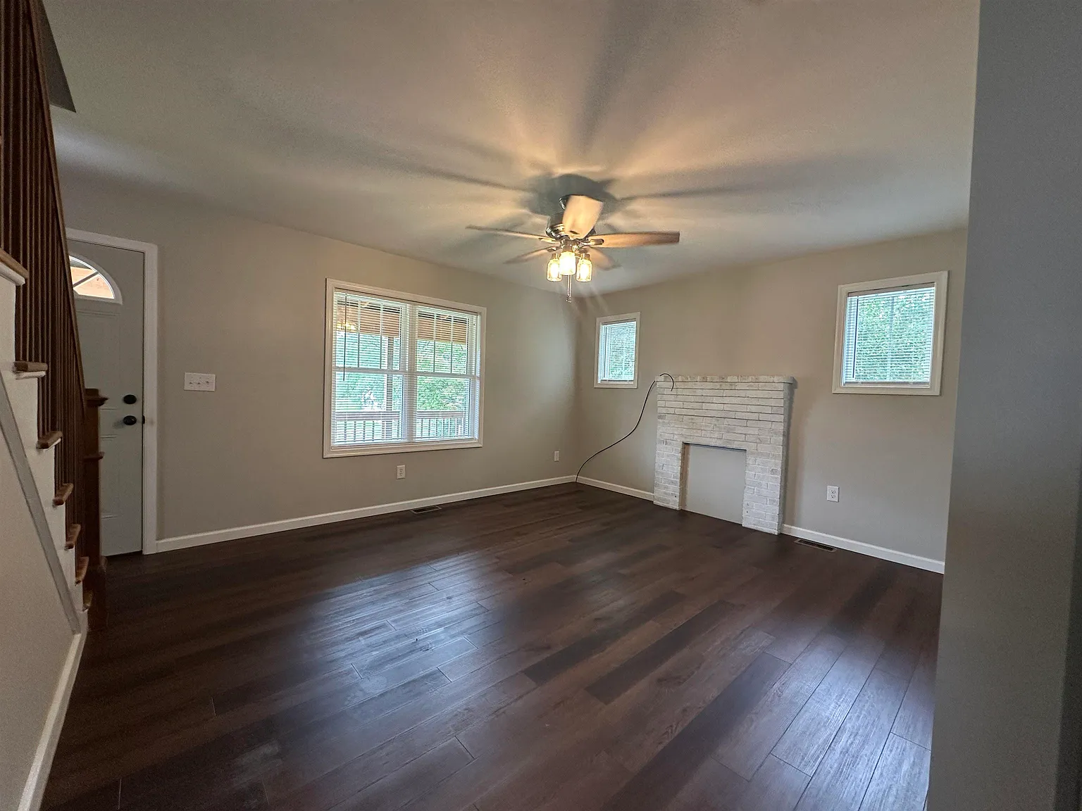 3 bed, 1.0 bath, 2128 sqft, $1,950 — Photo 4