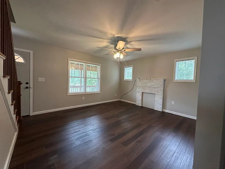 1810 Churchville Ave — Photo 4