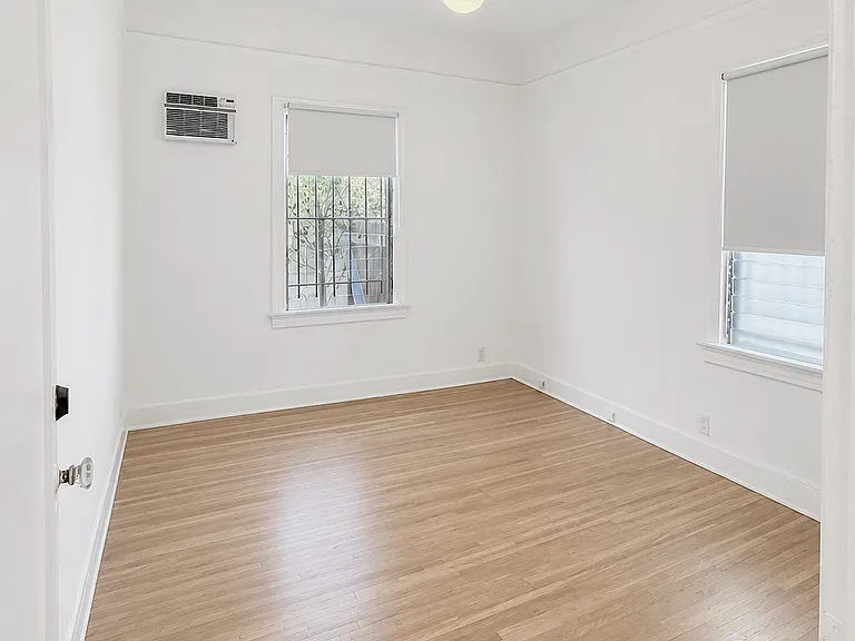 437 N Spaulding Ave — Photo 10