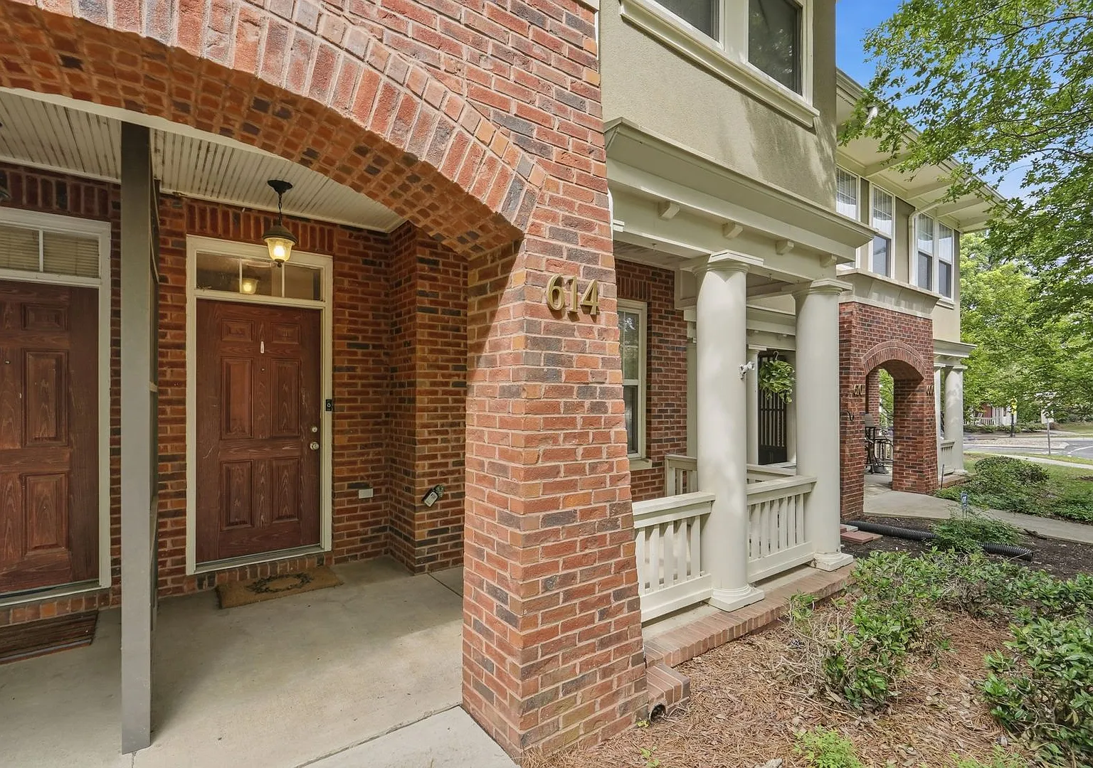 Uptown Charlotte Townhome with Dual Primary Suites — Photo 2