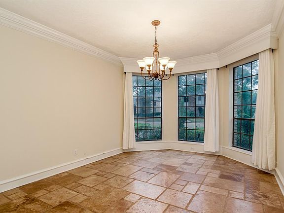 5th image of 20127 Chateau Bend Dr