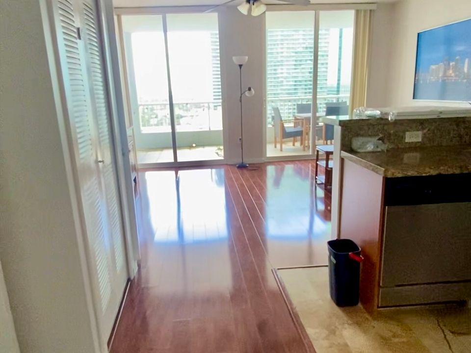 1st image of 170 SE 14th St APT 2507