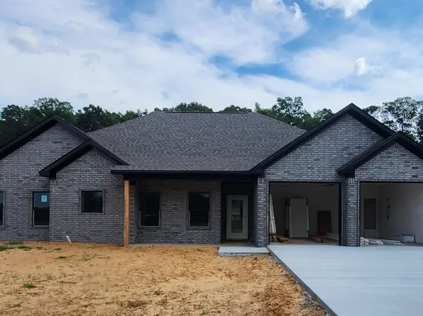 1136 Duke Dr, Bauxite, AR 72011