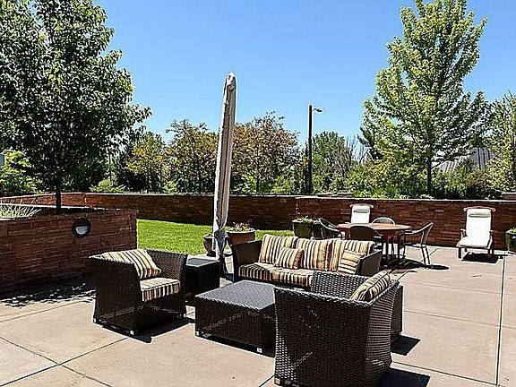 4th image of 333 S. Monroe Street #207