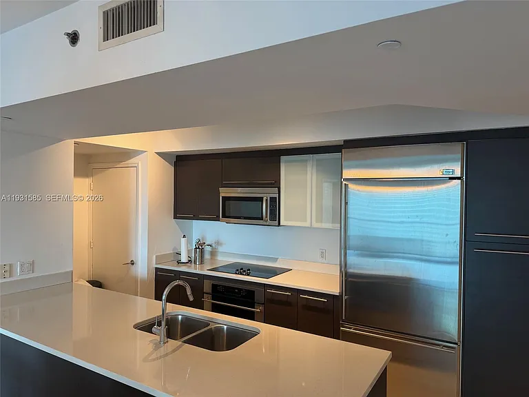 500 Brickell Ave #3105 — Photo 6