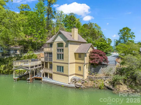 105 Tryon Bay Cir, Lake Lure, NC 28746