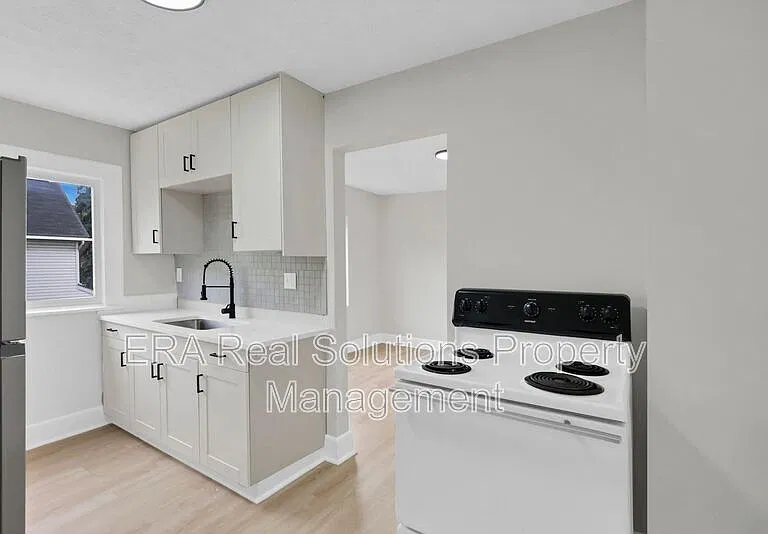 1120 Cole St — Photo 21
