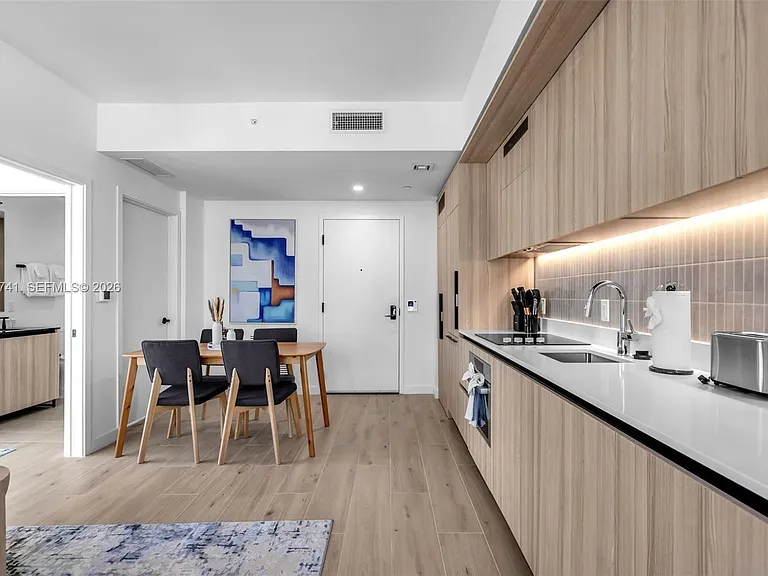 225 N Miami Ave #1709 — Photo 9