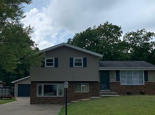 906 Belaire Dr, Washington, IL