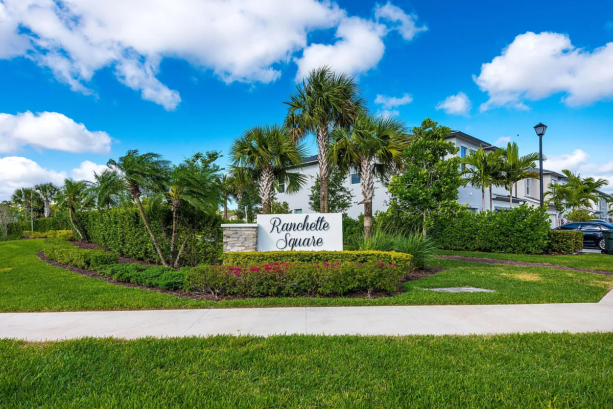 Building Photo - 6082 Carre Way