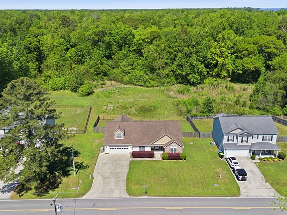3rd image of 382 Carolina Pines Boulevard
