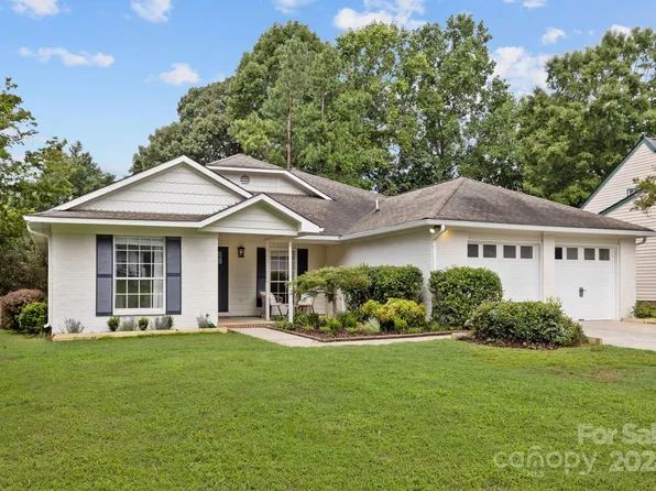 10527 Fairway Ridge Rd, Charlotte, NC 28277