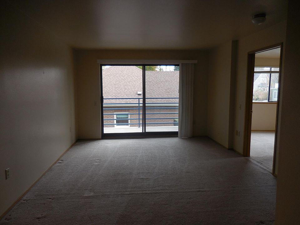 2nd image of 3622 California Ave SW APT 210