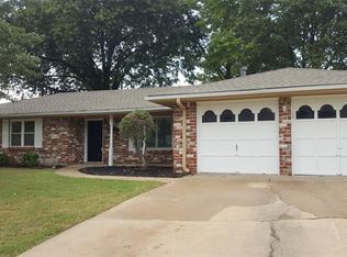 1225 Meadow Dr, Bartlesville, OK 74006
