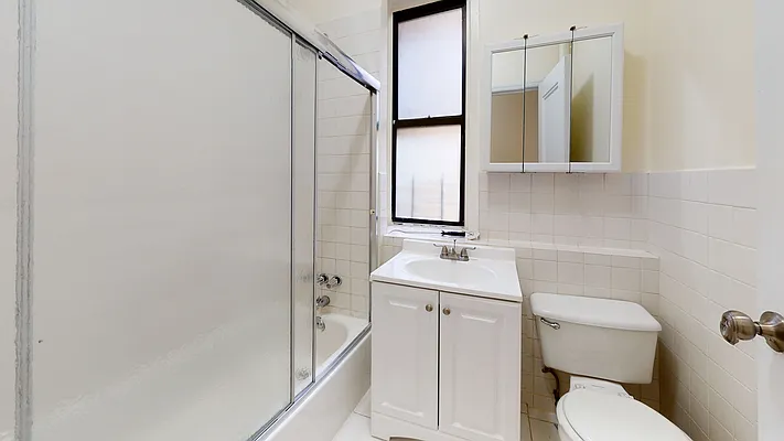 Rented by Bond New York | media 29