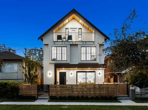 2211 Mannering Ave #1, Vancouver, BC V5N 3C5