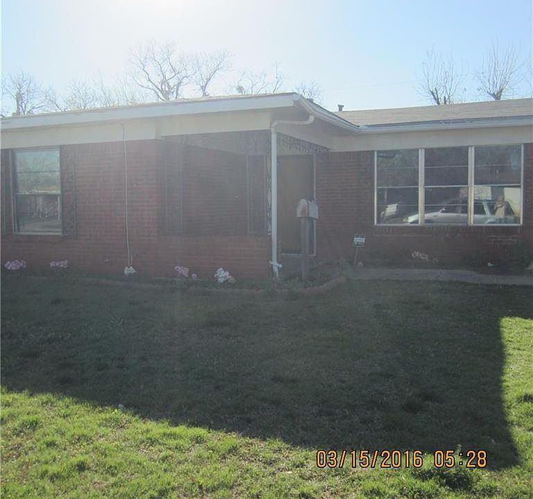 1st image of 418 S La Salle Dr
