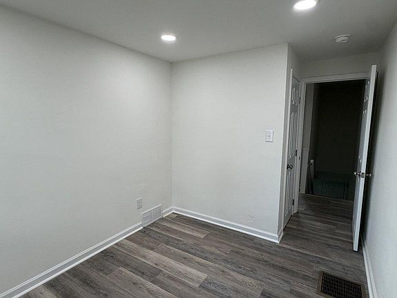 4th image of 1235 Elson Rd