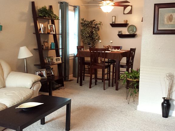 3rd image of 210 Jacquelyn Dr