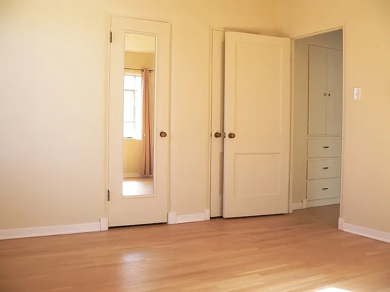 406 Carlisle Blvd SE — Photo 13