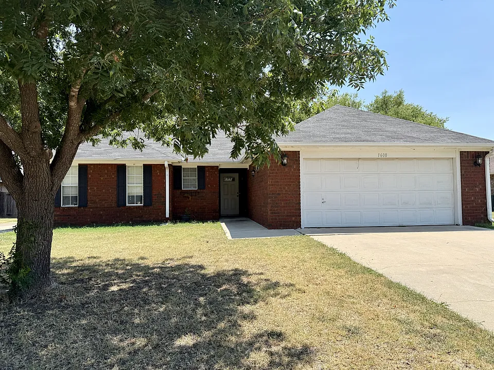 1608 Southern Hills Dr