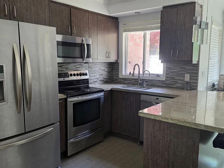 91 Grasslands Ave — Photo 3