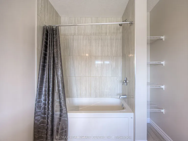 322 Bradshaw Dr — Photo 18