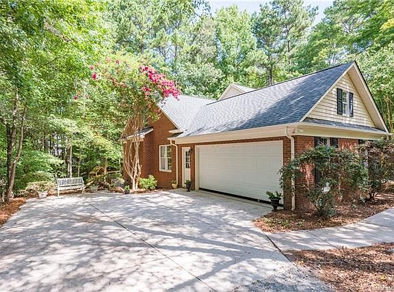 3rd image of 4504 Rockwood Dr