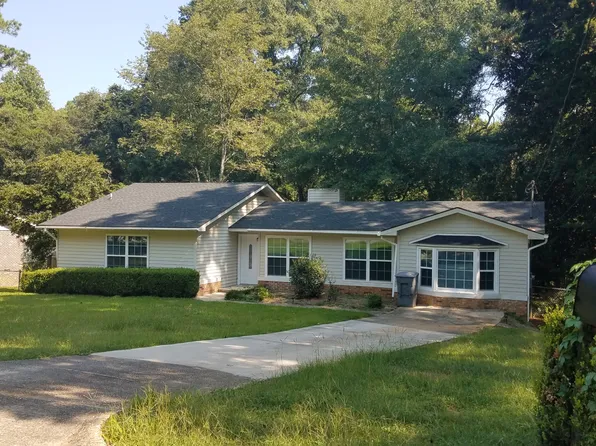 22 Woodland Ct, Daleville, AL 36322