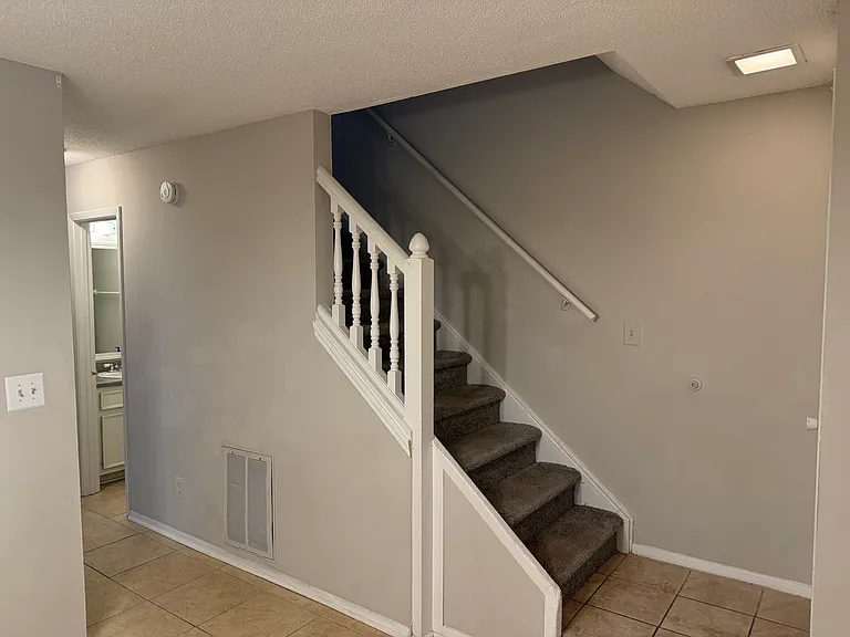 6473 Klinect Ct #D — Photo 22