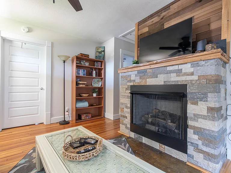 1322 Chestnut St — Photo 13