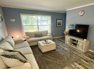 337 W Coleman Blvd UNIT B, Mount Pleasant, SC 29464