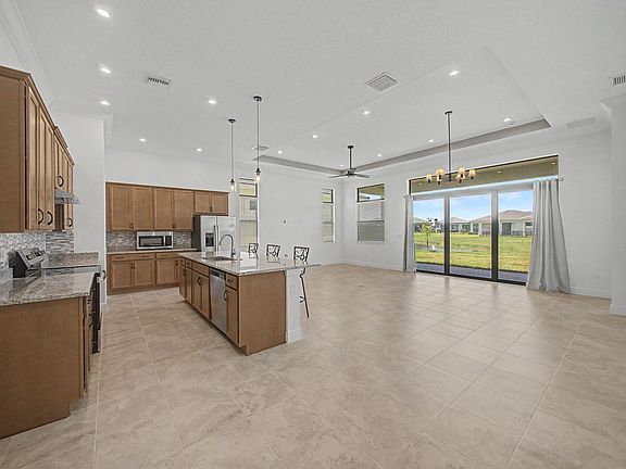 3rd image of 8623 SW CANTANTE Way