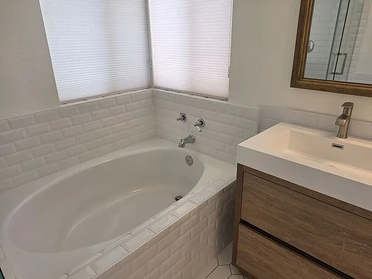 398 N Brook Glen Ln — Photo 38