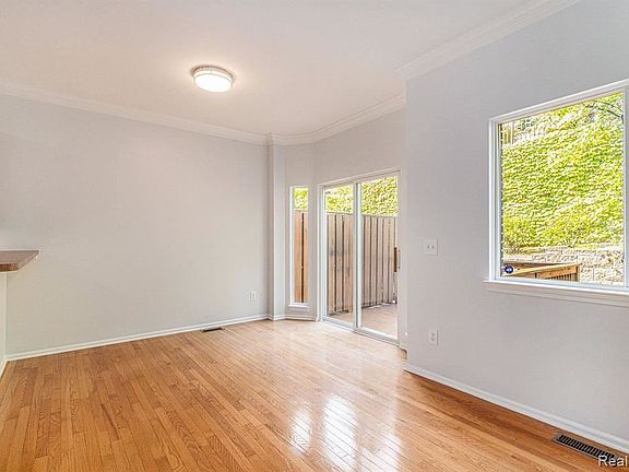 5th image of 42440 Corlina Dr #7