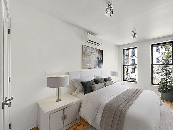 4th image of 326 Cornelia St Floor 2