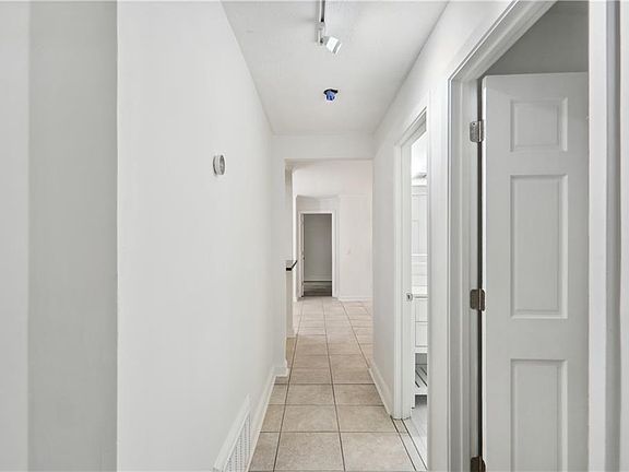 2nd image of 442 Warm Springs Cir