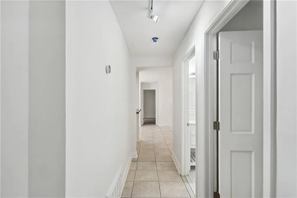 Building Photo - 442 Warm Springs Cir