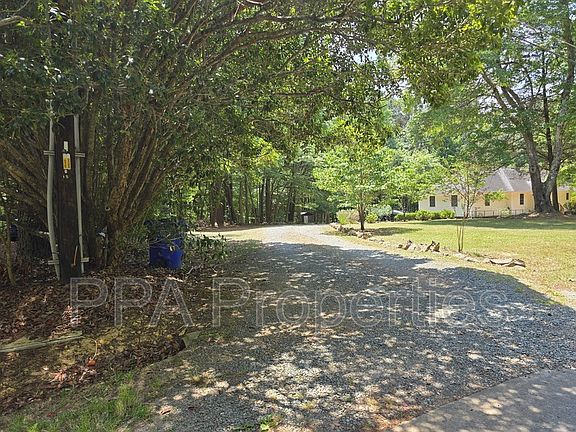 3rd image of 7122 Ramblewood Dr
