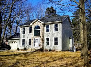 7104 Glouster Rd, Tobyhanna, PA 18466