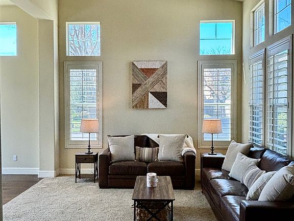 4th image of 2099 Forest Glen Ct