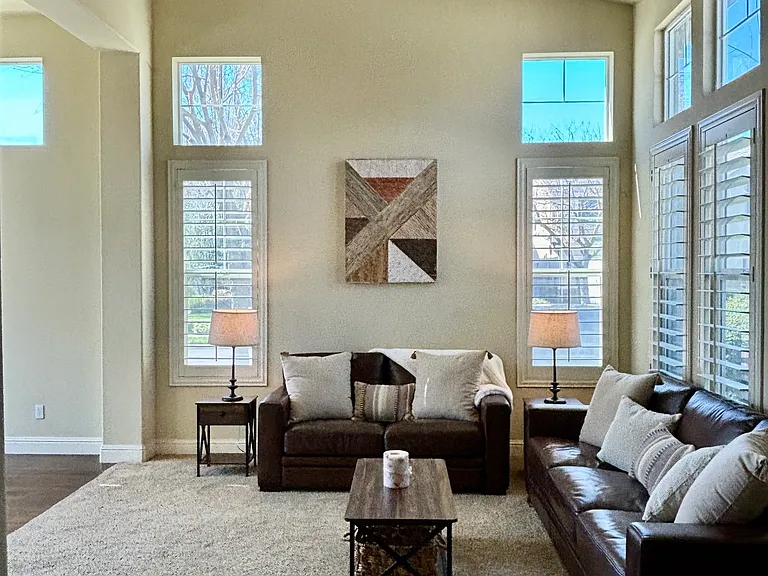2099 Forest Glen Ct — Photo 4