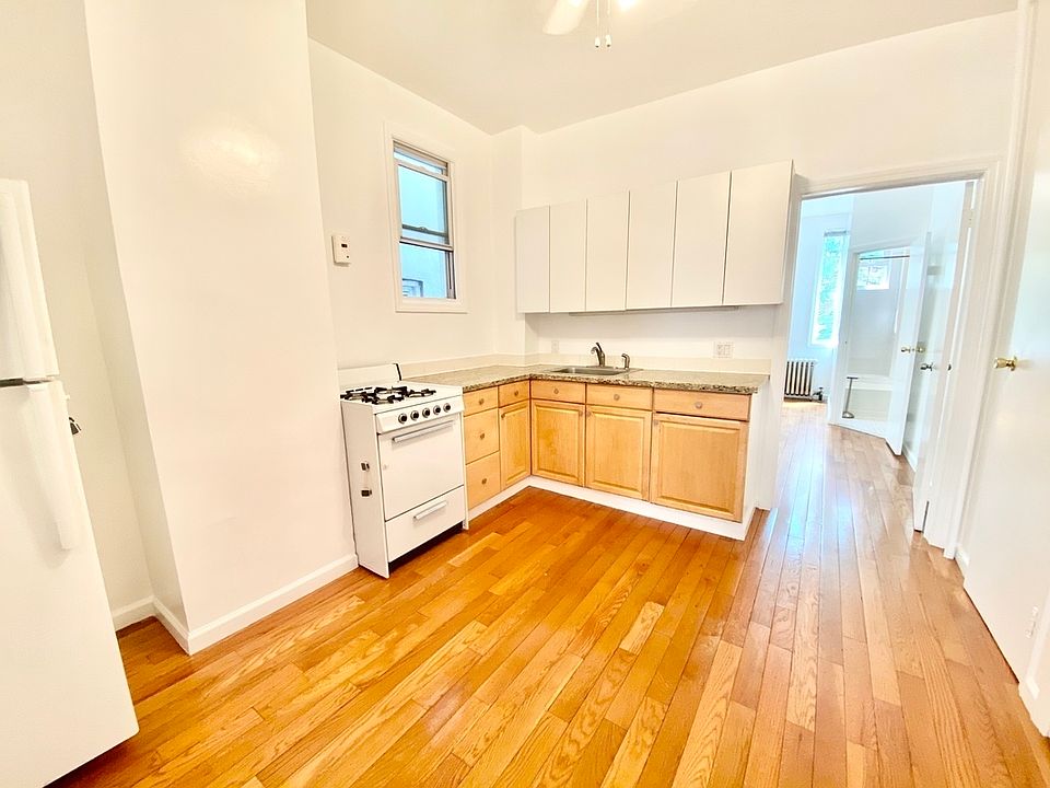 1st image of 26-04 Hoyt Ave S #1A