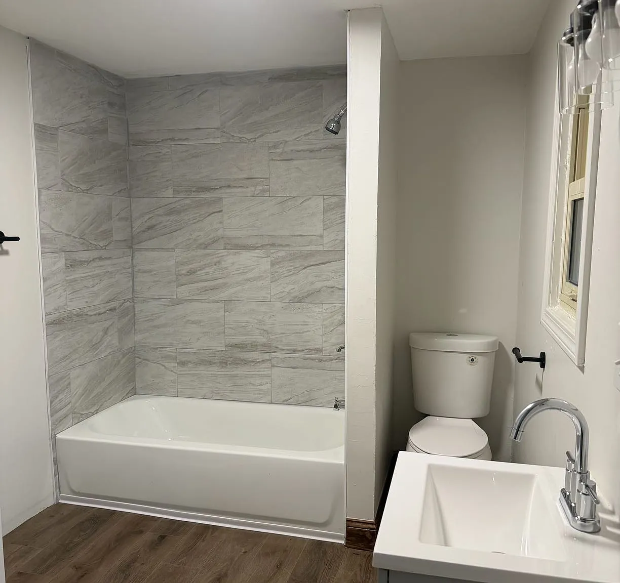 3 bed, $2,045 — Photo 1