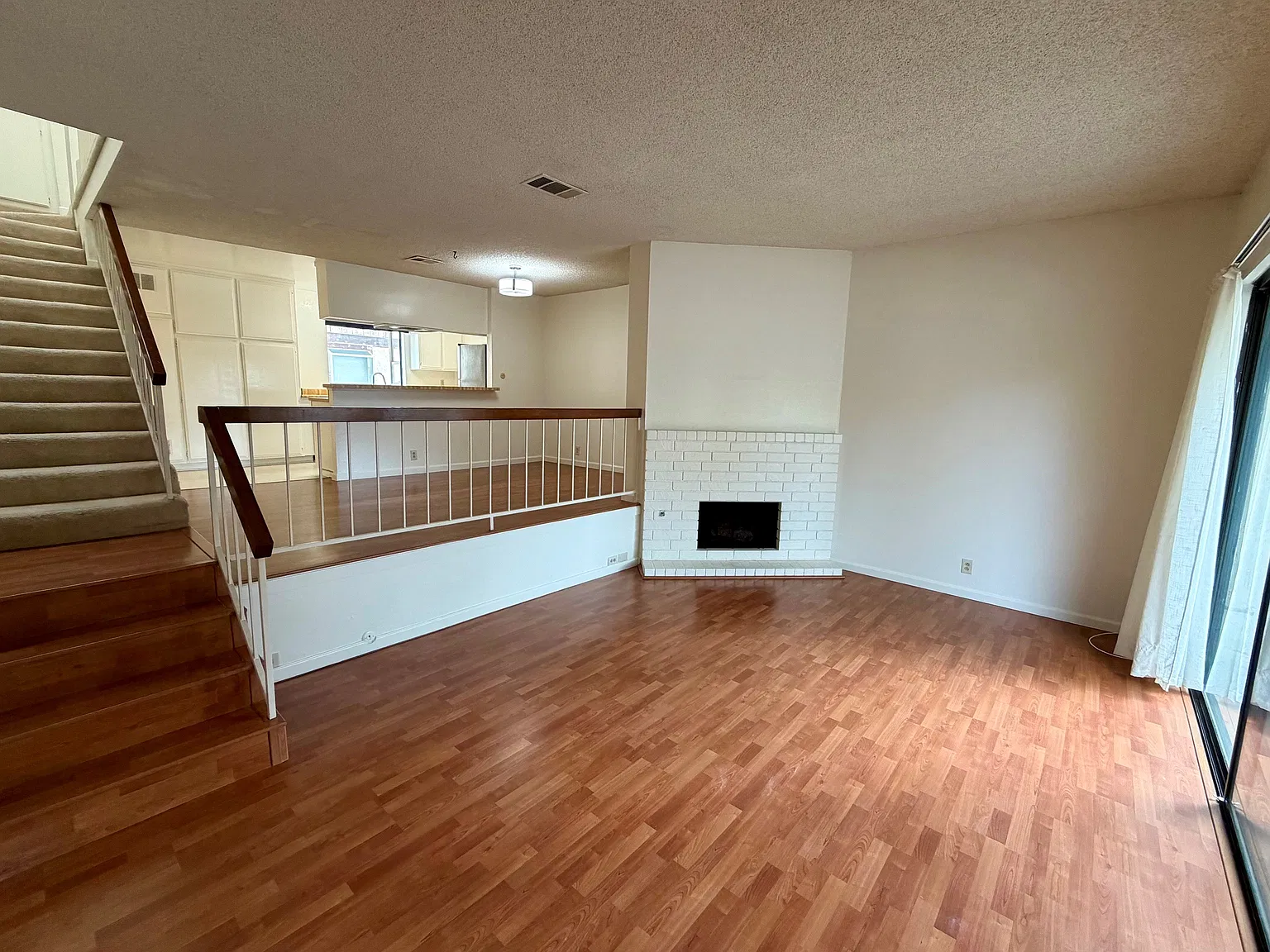 335 Wallis Street (488) - 335 — Photo 4