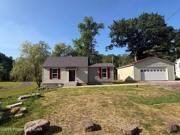 392 Lehman Outlet Rd, Dallas, PA 18612