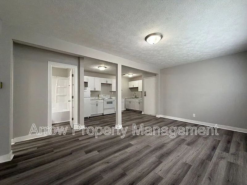 1215 E St — Photo 4