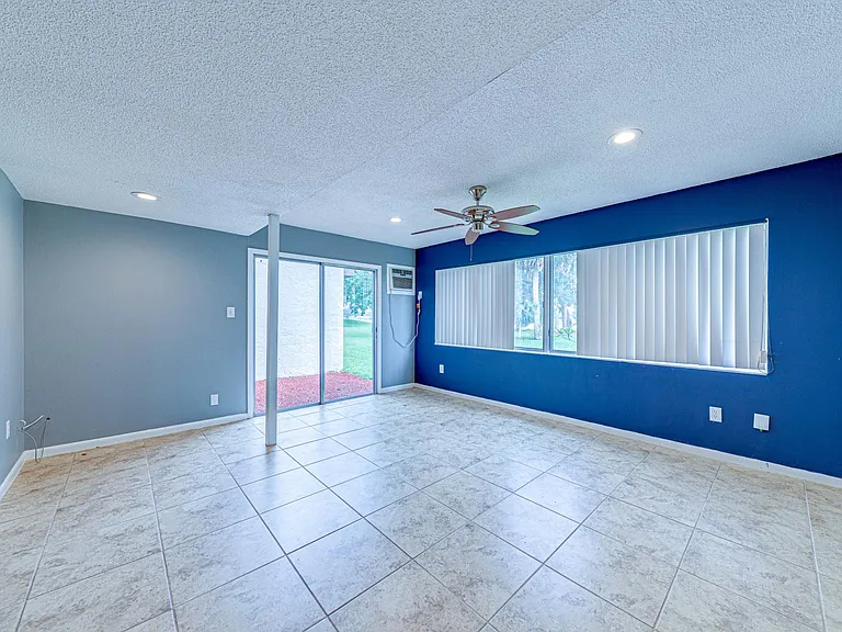1241 Saint Andrews Dr — Photo 15