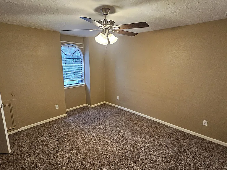 14734 Treborway Dr — Photo 26