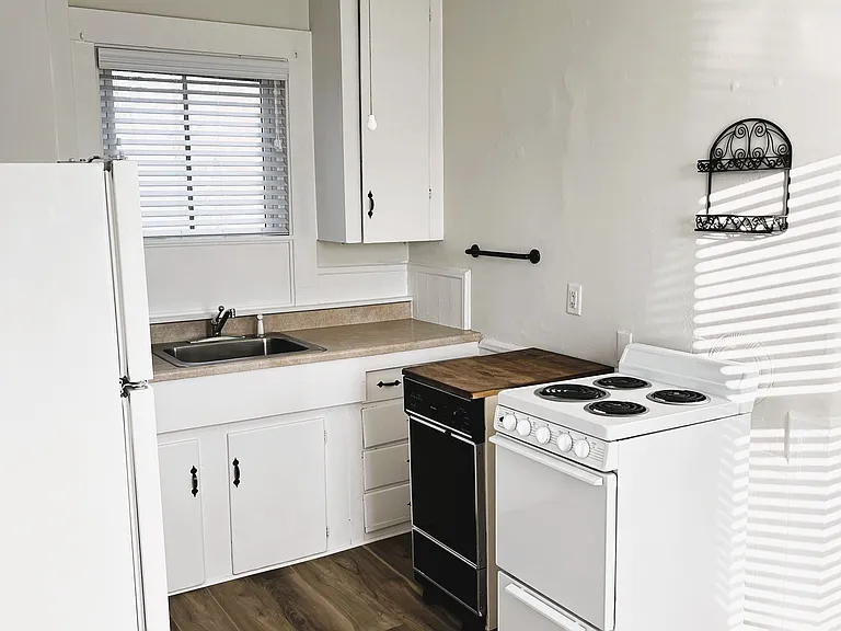 168 Brown St #1 — Photo 10